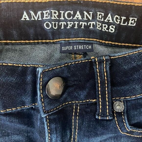 American Eagle Super Stretch Midi Dark Wash Denim Cutoff Shorts Size 00 - Picture 3 of 5